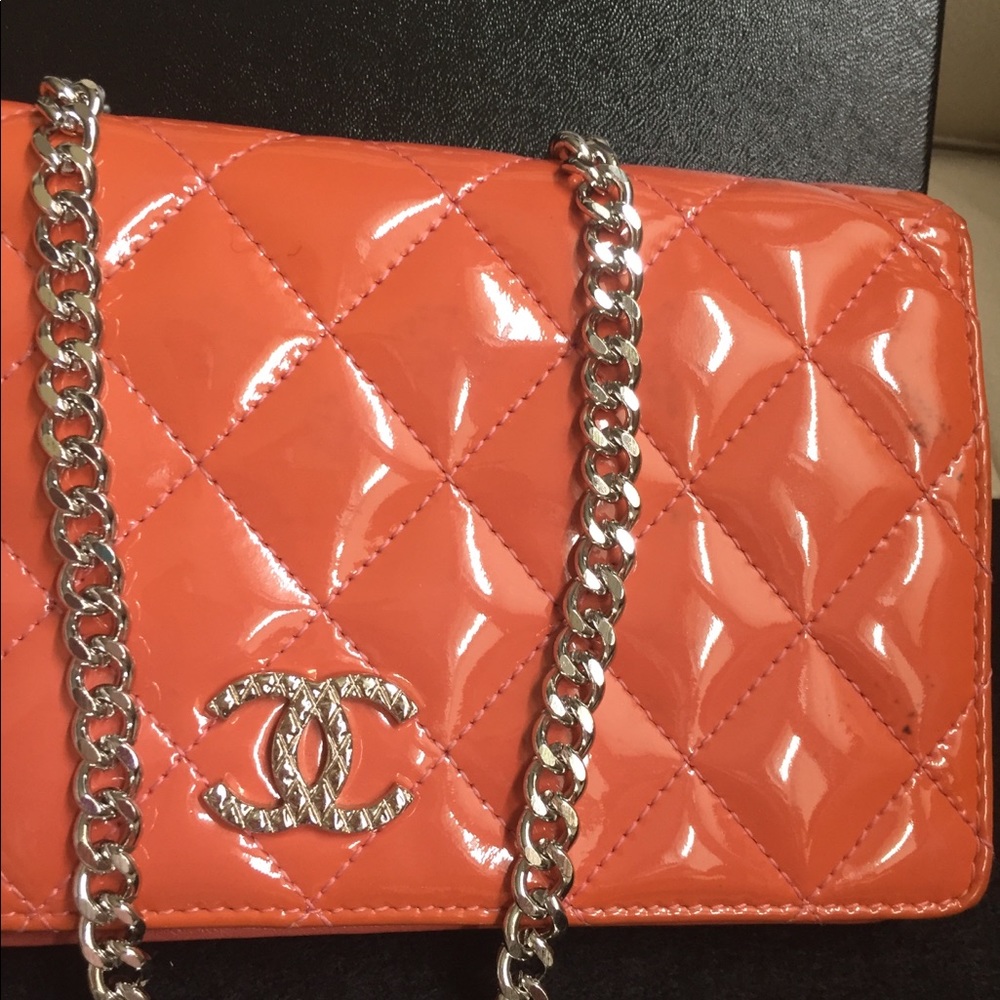 CHANEL Orange Quilted Patent Leather Bag - Picture 3 of 16